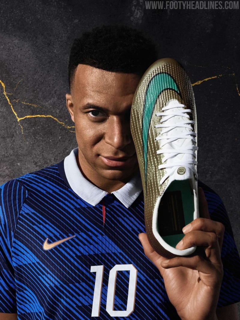 Nike giới thiệu Mercurial Superfly 11 Signature mới dành cho Kylian Mbappé